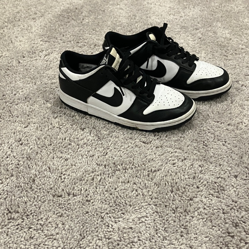 Nike Classic Black and White Low-Tops